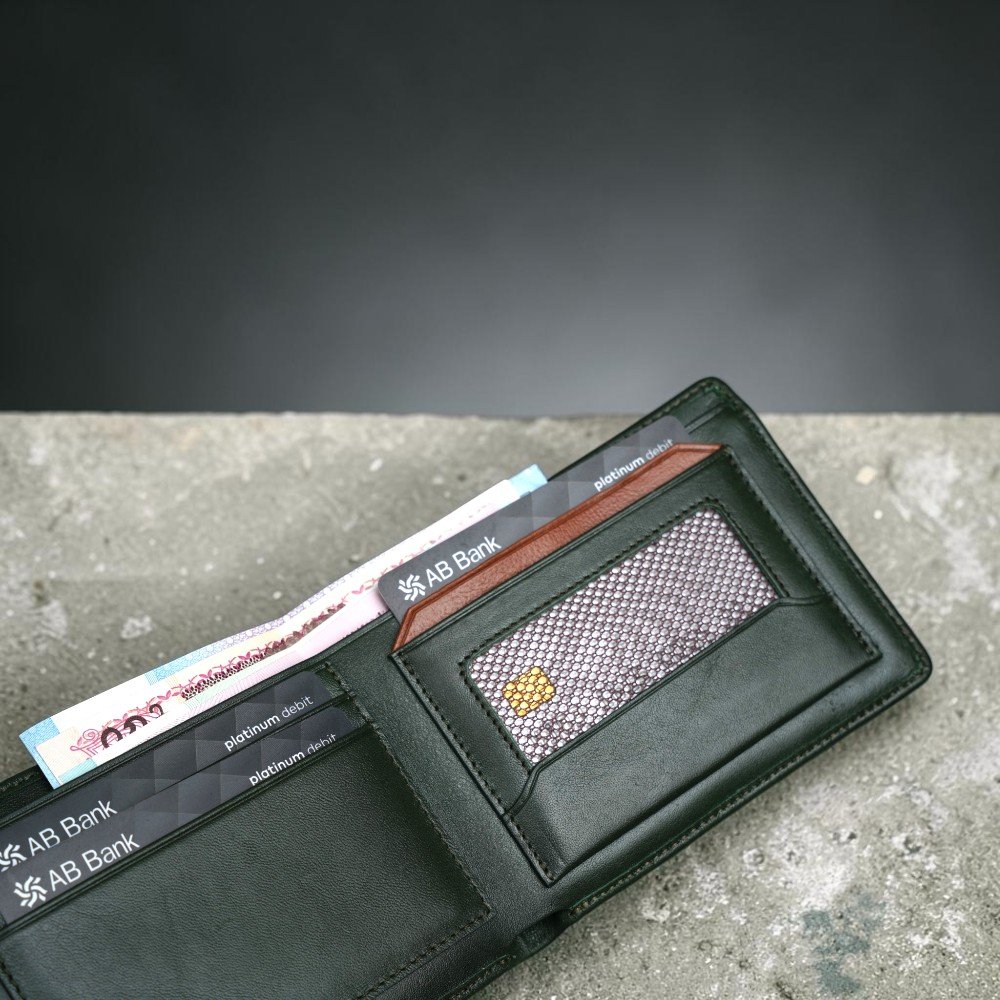 Zays Handcrafted Premium Leather Bifold Short Wallet (SW141-Green) - Image 3